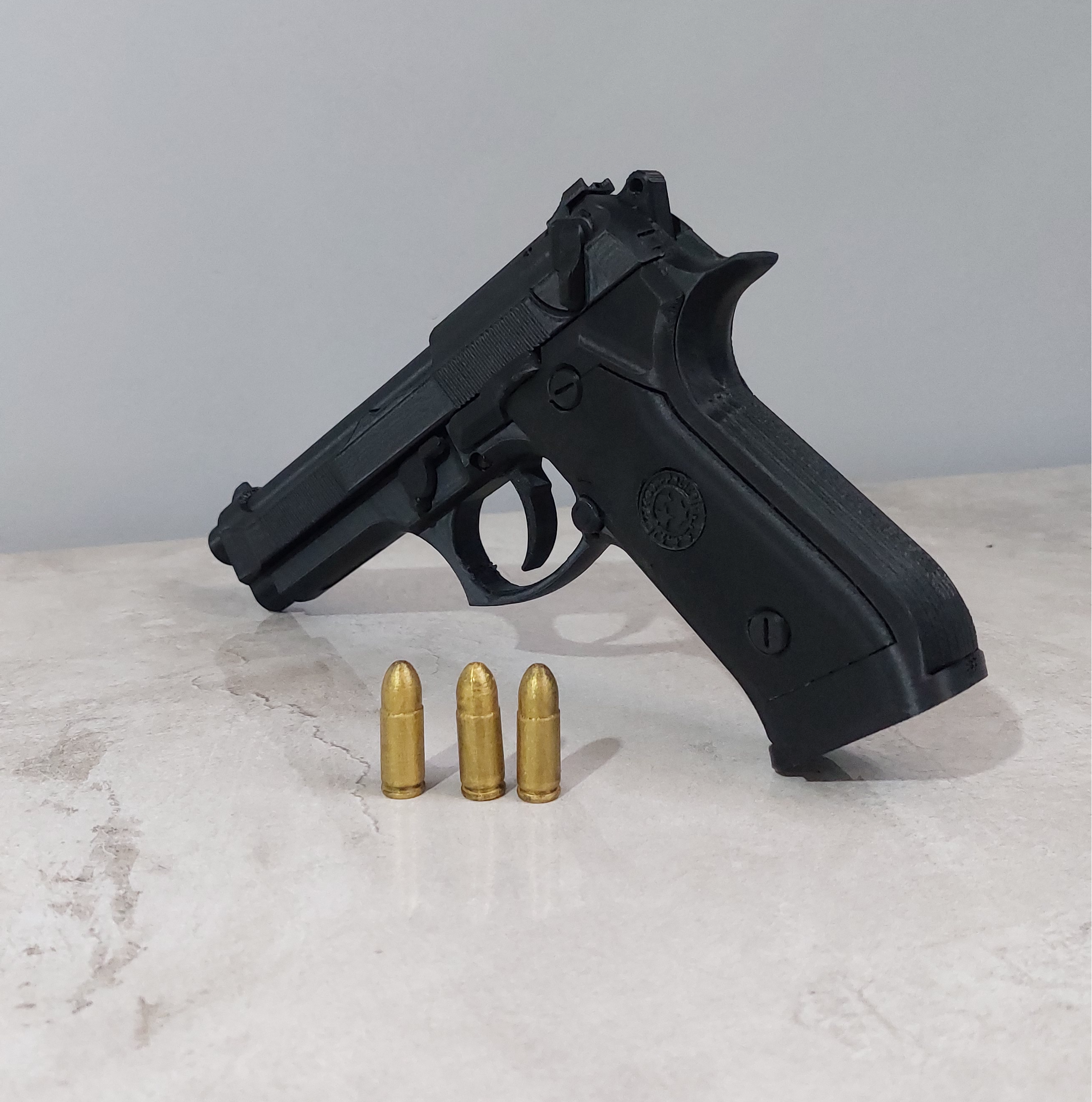 ماکت اسلحه برتا ام 9  (beretta m9)